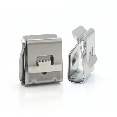 Uchyt kabelů na FV panely - klip